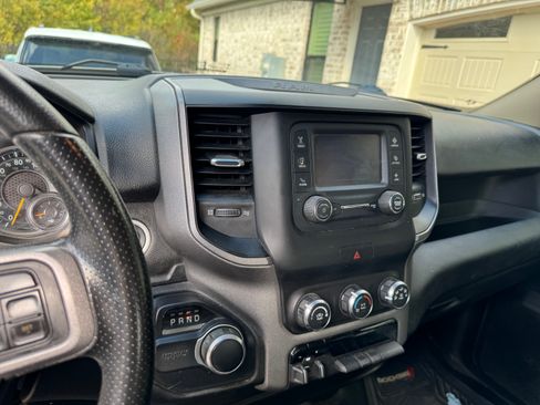 Used 2020 RAM 2500 Tradesman w/ Chrome Appearance Group image 9