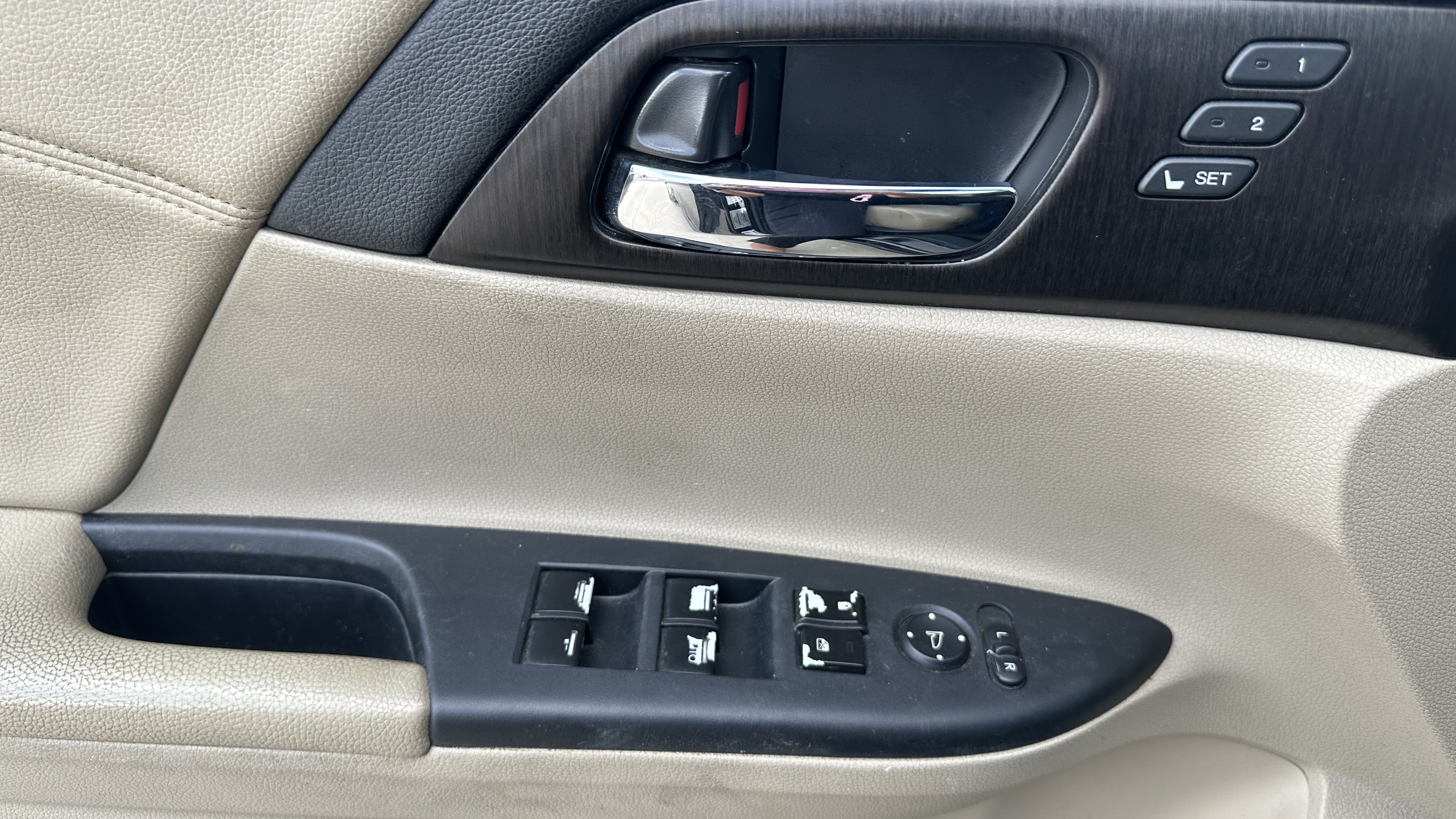 Used 2014 Honda Accord EX-L image 12