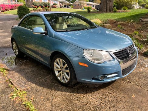 Used 2008 Volkswagen Eos 2.0T image 1