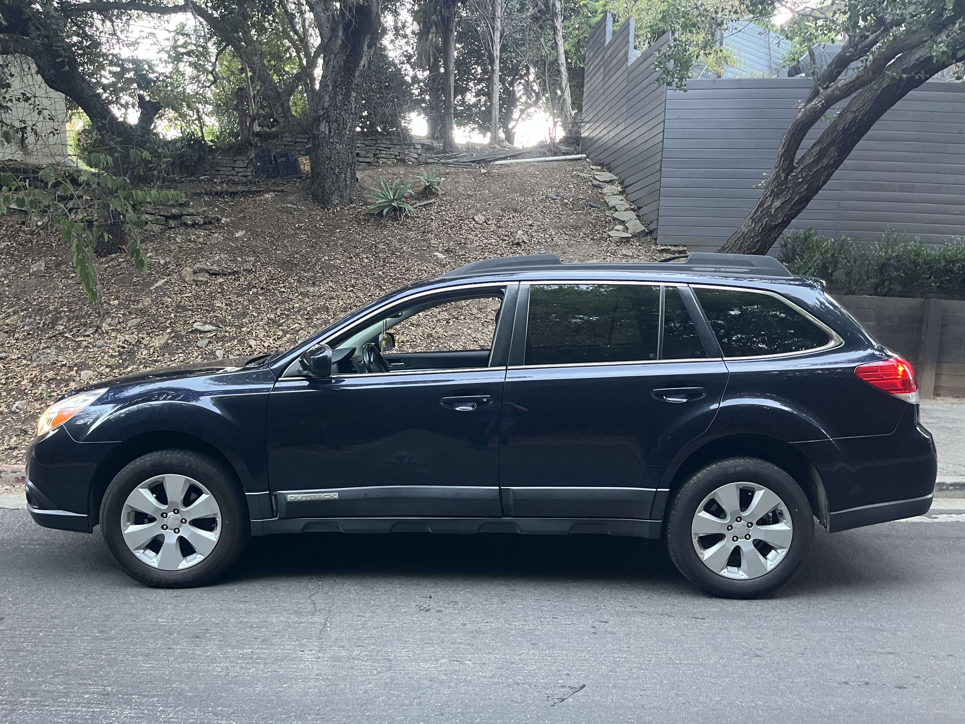 Used 2012 Subaru Outback 2.5i Premium AWD/4WD image 10