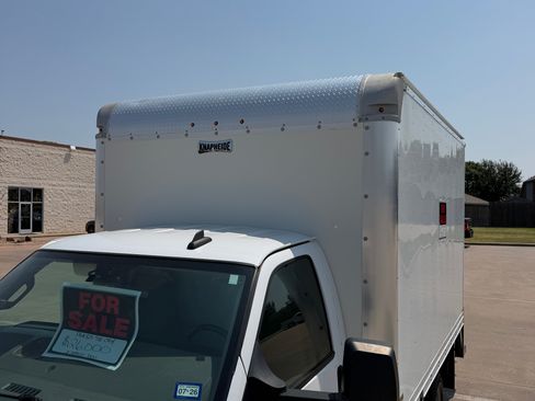 Used 2021 Chevrolet Express 3500 w/ Power Convenience Package RWD image 5
