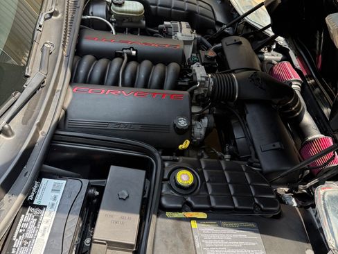 Used 2001 Chevrolet Corvette Convertible w/ Preferred Equipment Group2 RWD image 9