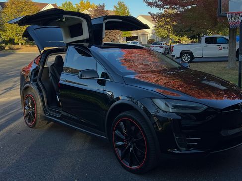 Used 2016 Tesla Model X Performance image 2