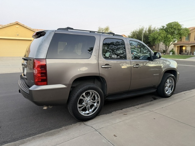 Used 2011 Chevrolet Tahoe LT w/ Luxury Package AWD/4WD image 21