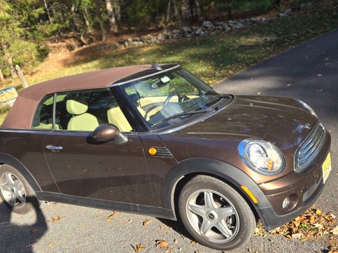 Used 2009 MINI Cooper Convertible image 2