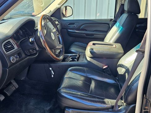 Used 2008 GMC Yukon XL Denali image 6