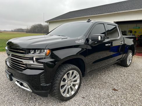 Used 2021 Chevrolet Silverado 1500 High Country w/ Technology Package AWD/4WD image 4