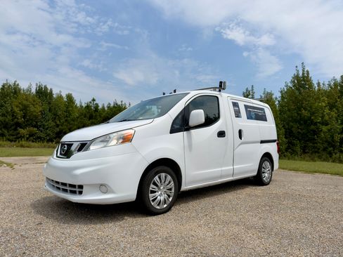 Used 2015 Nissan NV200 SV w/ Back Door Glass Package FWD image 1