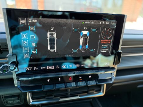 Used 2024 GMC Hummer EV 3X AWD/4WD image 32