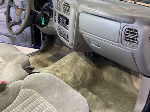 Used 2001 Chevrolet S10 Pickup LS w/ Preferred Equipment Group image 10