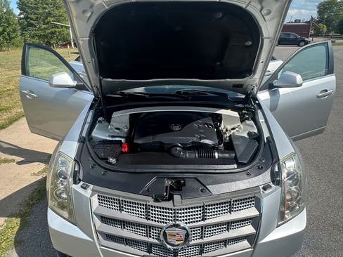 Used 2010 Cadillac CTS Luxury RWD image 10