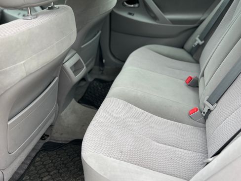 Used 2011 Toyota Camry LE image 10