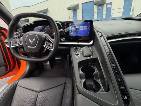 Used 2023 Chevrolet Corvette Stingray Premium Conv w/ Z51 Performance Package image 12