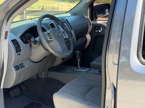 Used 2021 Nissan Frontier SV RWD image 11