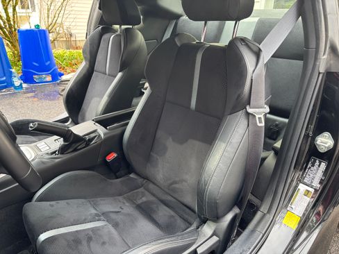 Used 2025 Toyota GR86 Premium w/ ALL Weather Mat Package (TMS) image 11