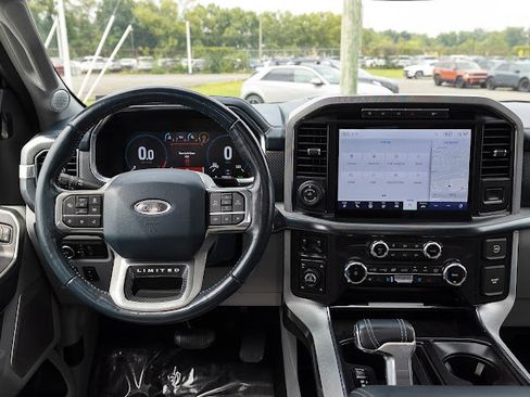 Used 2022 Ford F150 Limited image 8