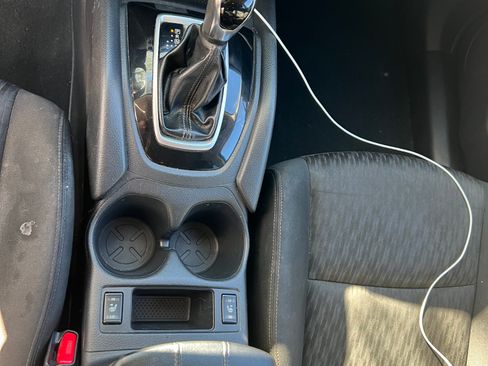 Used 2019 Nissan Rogue SV image 23