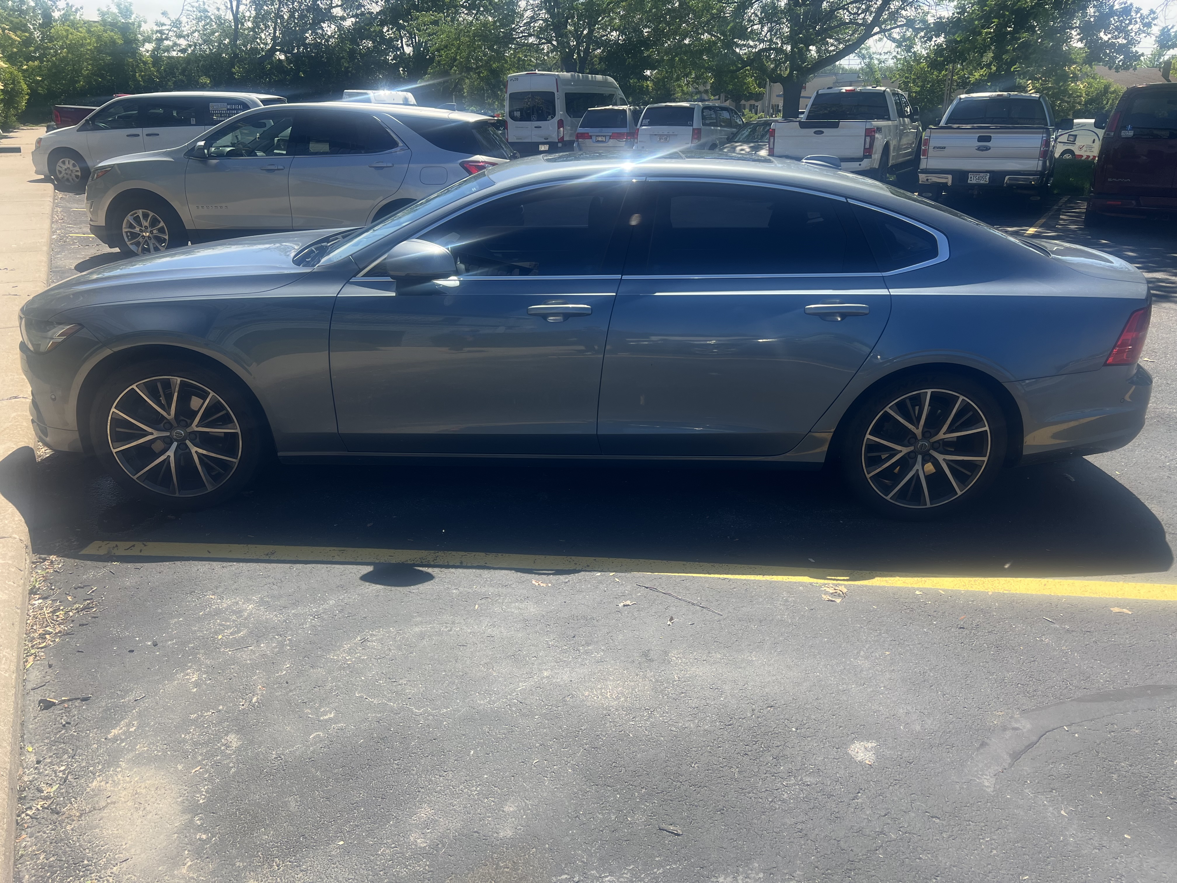 Used 2018 Volvo S90 T5 Momentum w/ Convenience Package AWD/4WD image 4