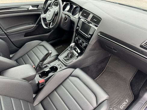 Used 2017 Volkswagen Golf Wolfsburg Edition image 18