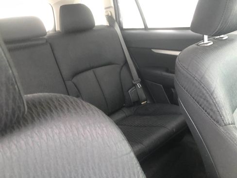 Used 2010 Subaru Outback 2.5i Premium image 13