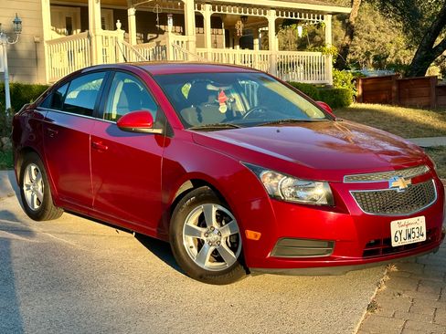 Used 2012 Chevrolet Cruze LT FWD image 2