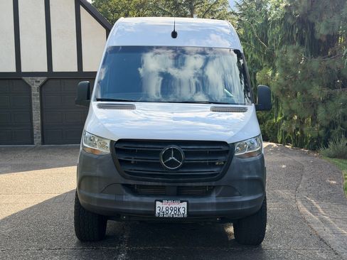 Used 2019 Mercedes-Benz Sprinter 4x4 170 w/ Driver Convenience Package image 2