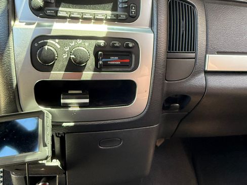 Used 2005 Dodge Ram 1500 Truck 2WD Quad Cab image 15