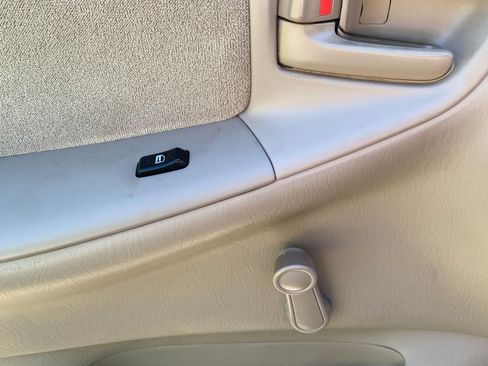 Used 2005 Toyota Corolla CE FWD image 29