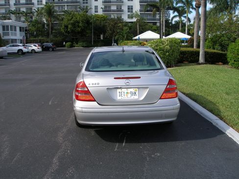 Used 2003 Mercedes-Benz E 320 Sedan image 5