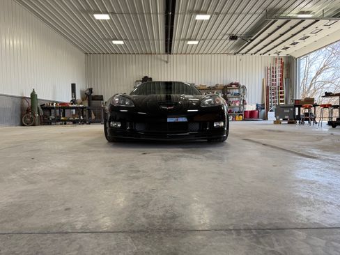 Used 2006 Chevrolet Corvette Z06 w/ Preferred Equipment Group RWD image 2