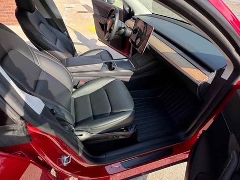 Used 2021 Tesla Model Y Long Range image 5
