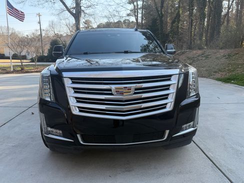 Used 2015 Cadillac Escalade ESV Platinum image 4