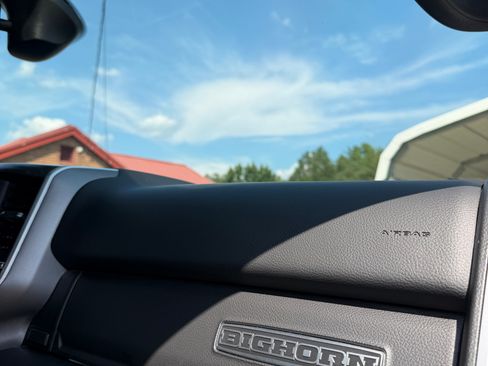 Used 2022 RAM 1500 Big Horn AWD/4WD image 9