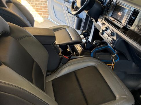 Used 2023 Ford Bronco Black Diamond image 14