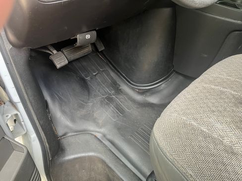 Used 2014 GMC Savana 2500 image 12