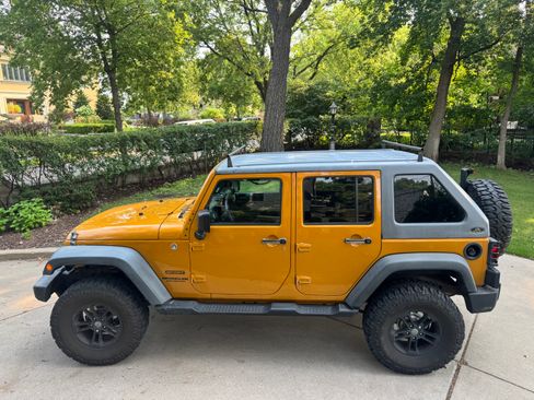 Used 2014 Jeep Wrangler Unlimited Sport w/ Quick Order Package 24S AWD/4WD image 18