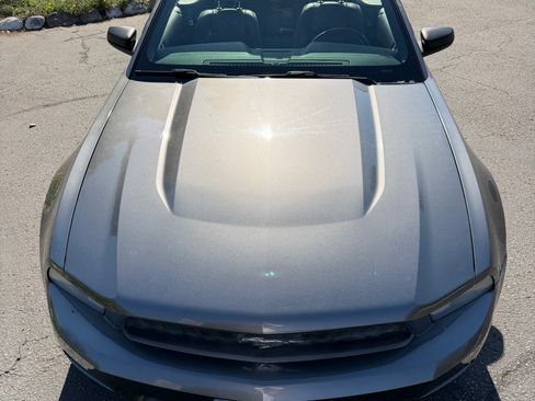 Used 2011 Ford Mustang Premium w/ 201A Rapid Spec Order Code RWD image 2