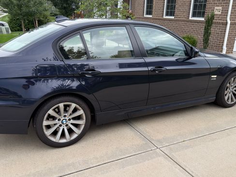 Used 2009 BMW 328i xDrive Sedan AWD/4WD image 5