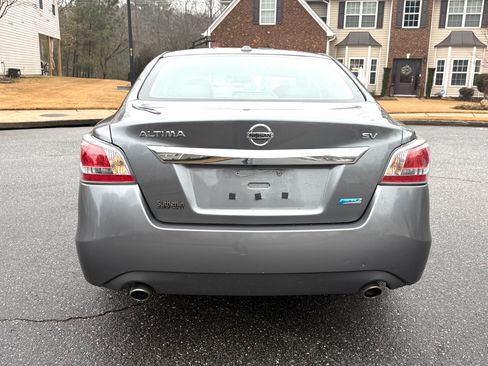 Used 2014 Nissan Altima 2.5 S w/ Display Audio Package image 6