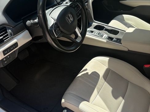 Used 2021 Honda Accord Touring image 14