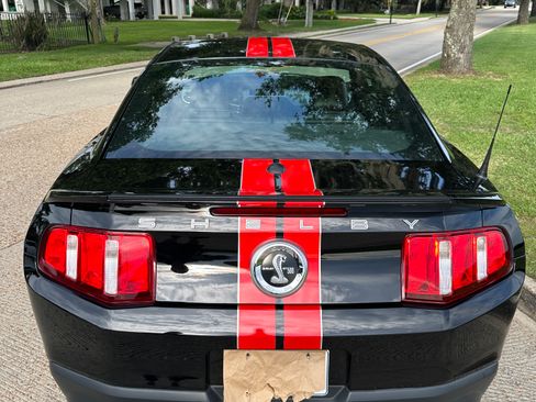 Used 2011 Ford Mustang Shelby GT500 w/ SVT Performance Pkg image 5