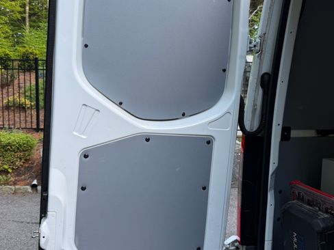 Used 2020 Mercedes-Benz Sprinter 2500 image 14