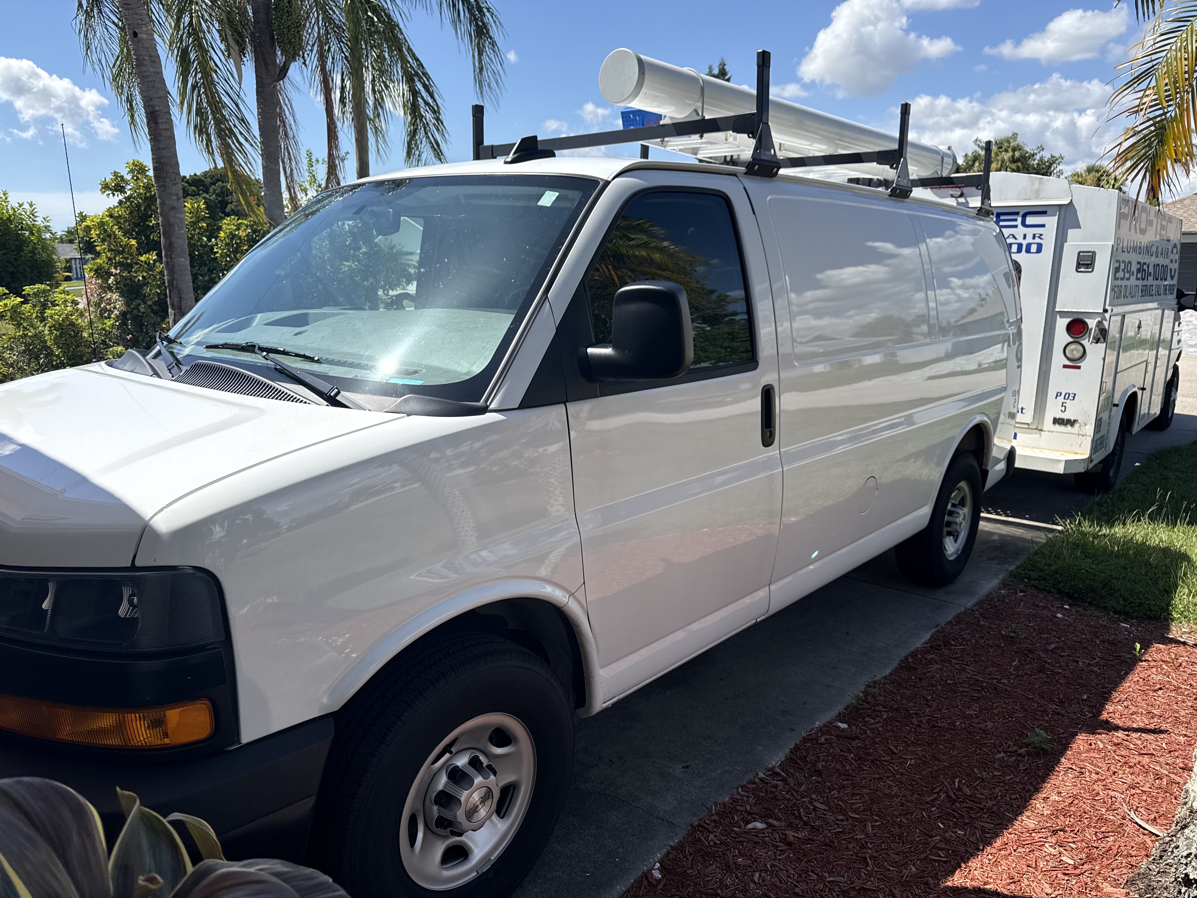 Used 2025 Chevrolet Express 2500 w/ Communications Package RWD image 4