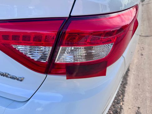 Used 2015 Hyundai Sonata Limited w/ Option Group 06 FWD image 29
