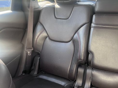 Used 2017 Jeep Cherokee Trailhawk image 10