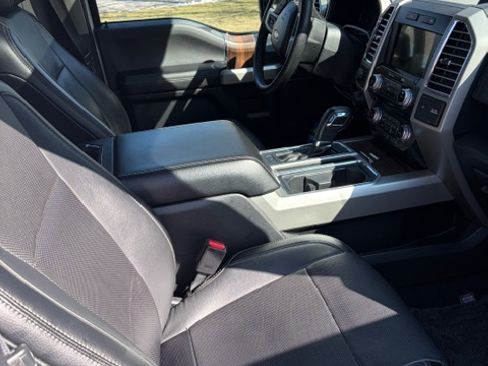 Used 2016 Ford F150 Lariat w/ Equipment Group 502A Luxury image 8