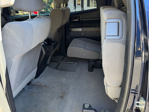 Used 2010 Toyota Tundra 4x4 Double Cab image 2