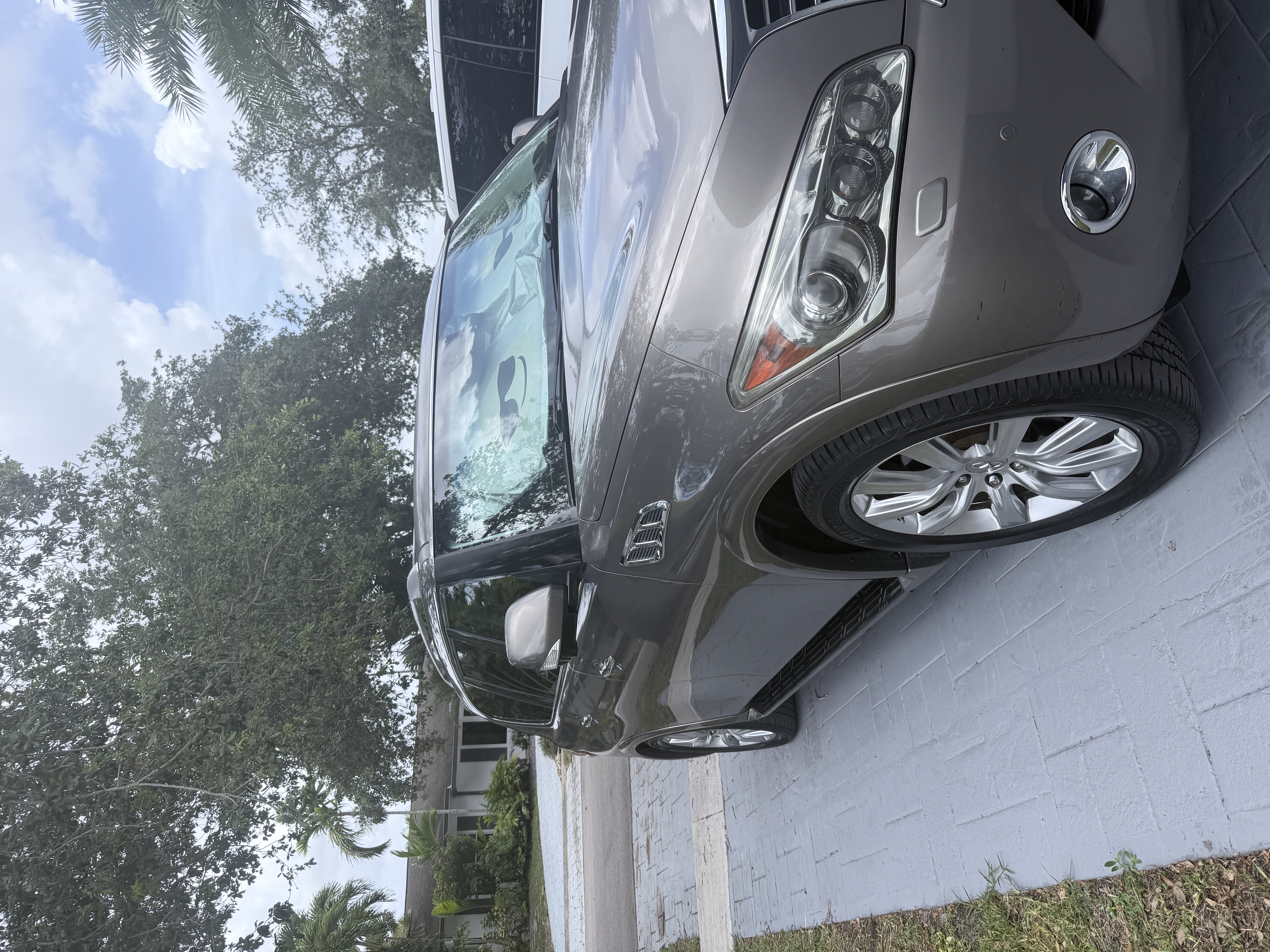 Used 2013 INFINITI QX56 4WD w/ Deluxe Touring Pkg image 4