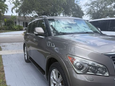 Used 2013 INFINITI QX56 4WD w/ Deluxe Touring Pkg image 4