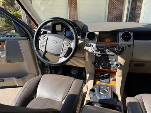 Used 2014 Land Rover LR4 HSE LUX image 16